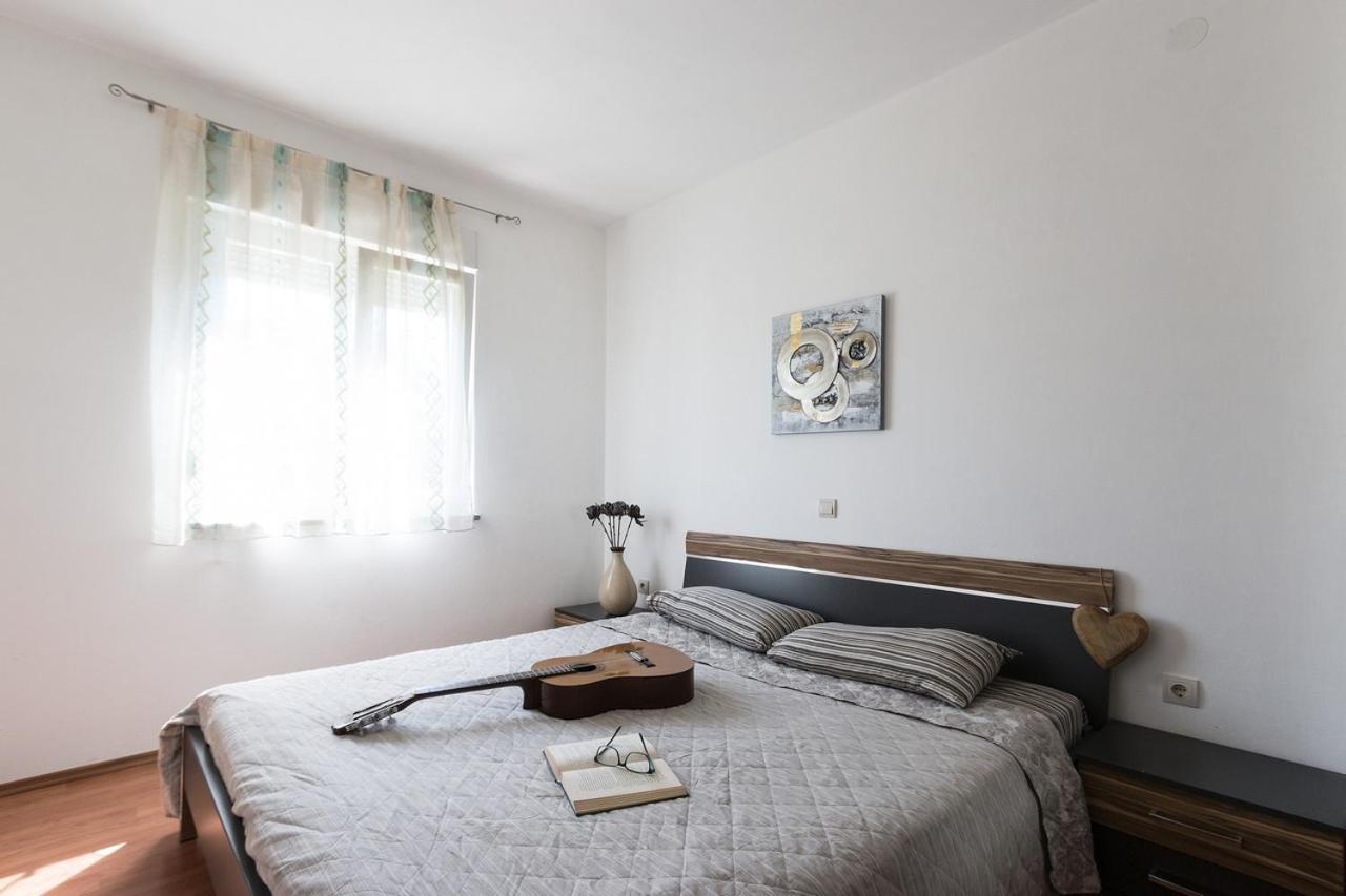 Apartment Carmen Pula Exterior photo