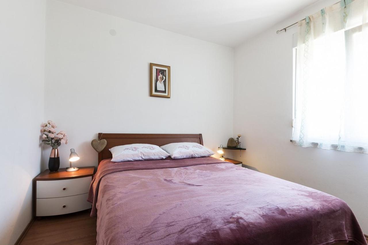 Apartment Carmen Pula Exterior photo