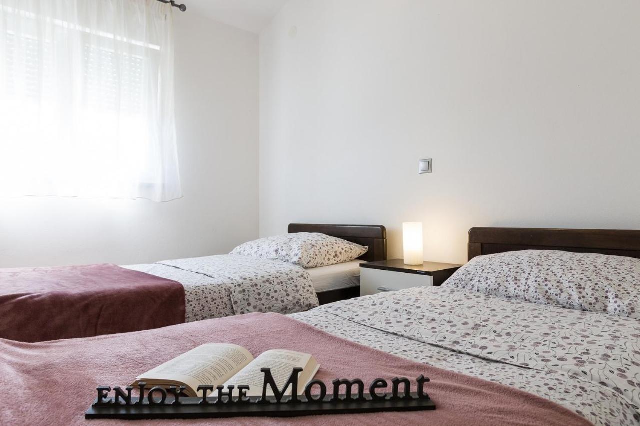 Apartment Carmen Pula Exterior photo