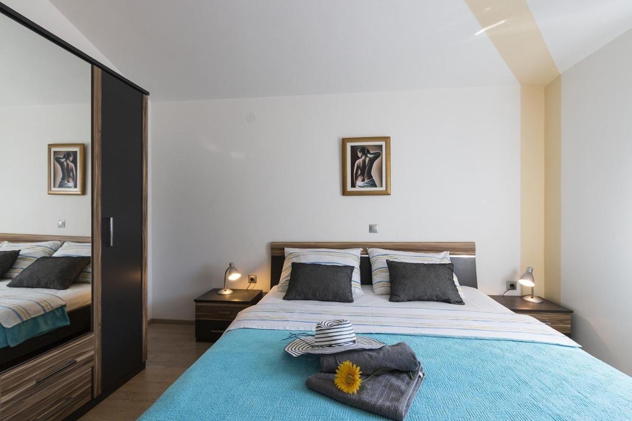 Apartment Carmen Pula Exterior photo