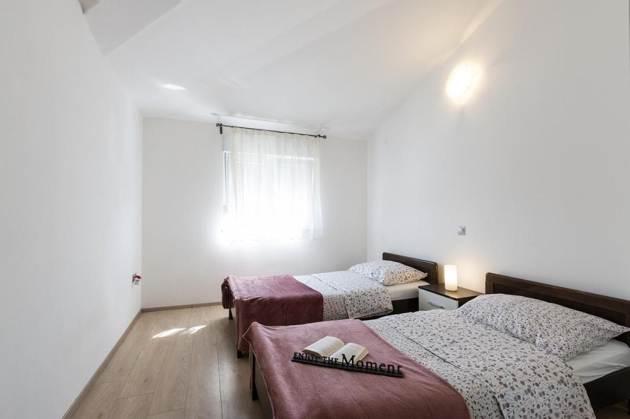 Apartment Carmen Pula Exterior photo